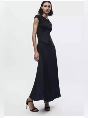 NWT Sz XS Zara Black fitted geometric knit Cap-Sleeve Maxi Gown $129